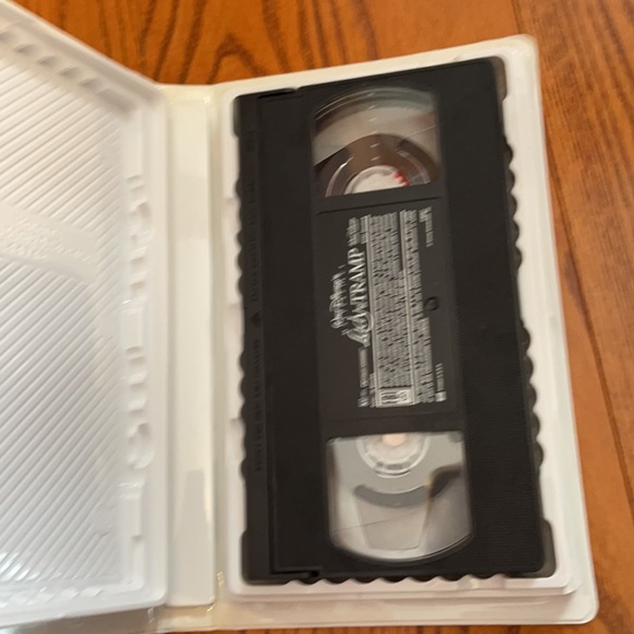 Walt Disney Masterpiece Lady and the Tramp VHS - Picture 3 of 3